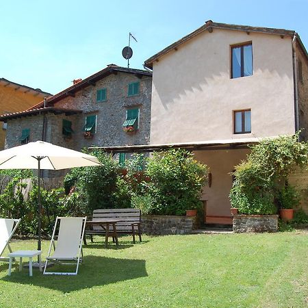 バーニ・ディ・ルッカ Casa Webbヴィラ エクステリア 写真