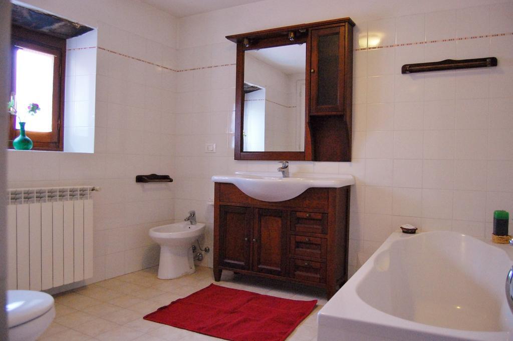 バーニ・ディ・ルッカ Casa Webbヴィラ 部屋 写真